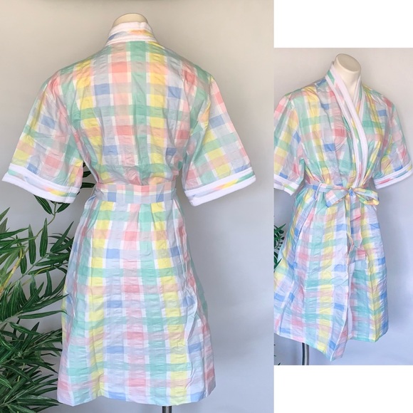 v i n t a g e :: Retro Stripe Pastel Seersucker Robe - Picture 7 of 11